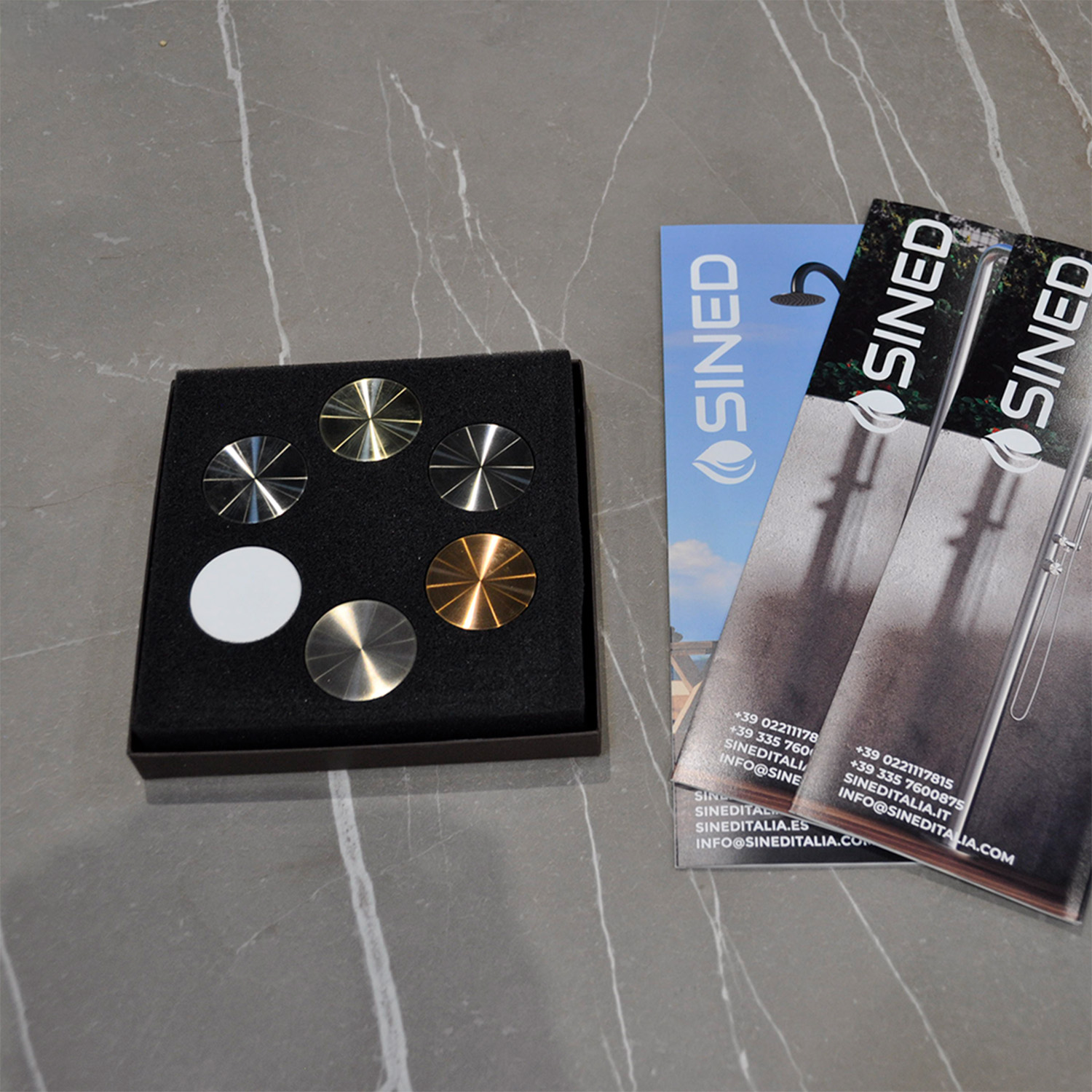 SCATOLA-CAMPIONI-PVD-ambientata SCATOLA-CAMPIONI-PVD<br>